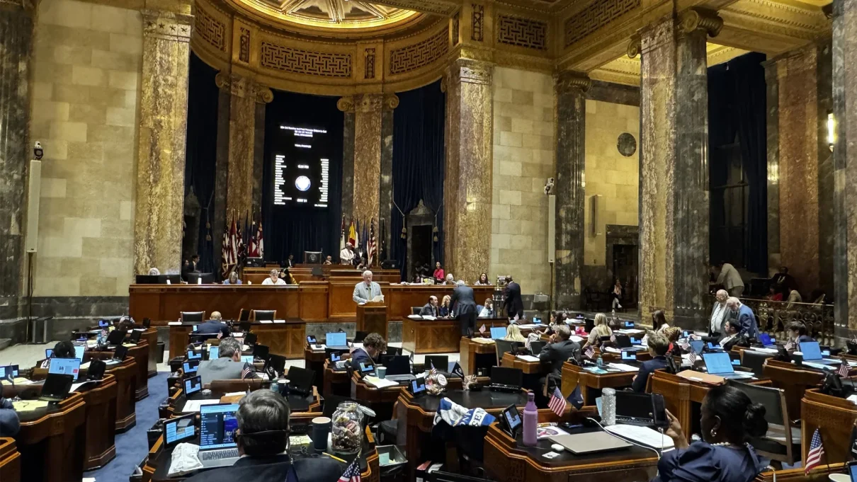 Louisiana Lawmakers Advance